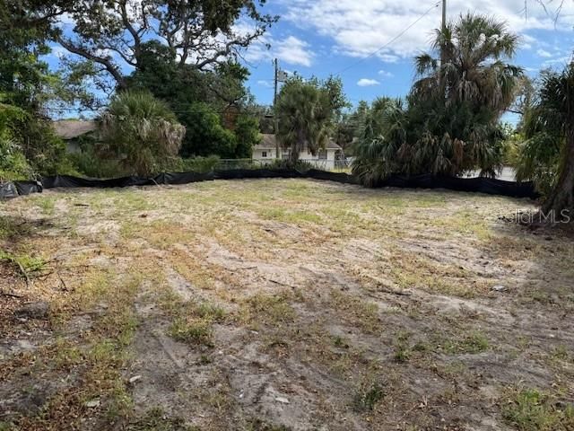 合同活跃: $110,000 (0.11 acres)