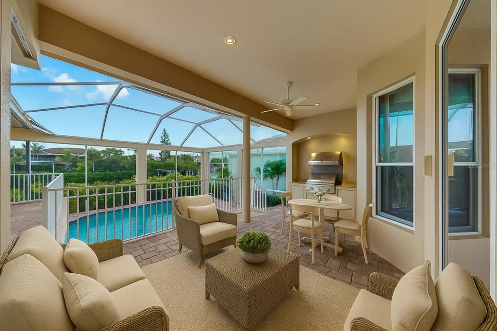 合同活跃: $1,025,000 (4 贝兹, 3 浴室, 2928 平方英尺)