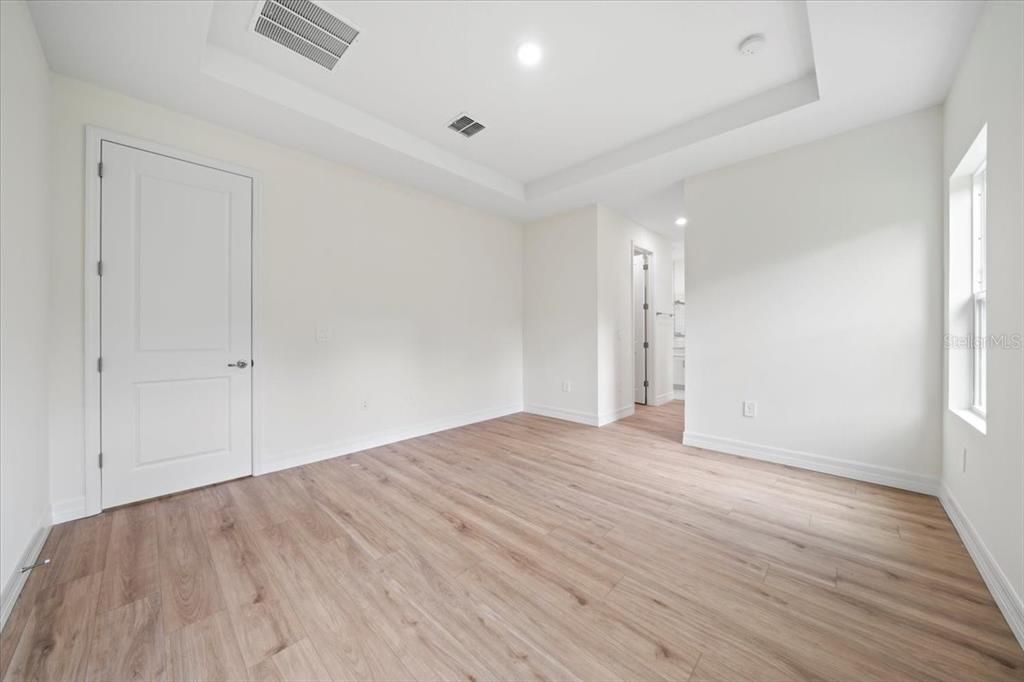 For Rent: $2,495 (4 beds, 3 baths, 1990 Square Feet)