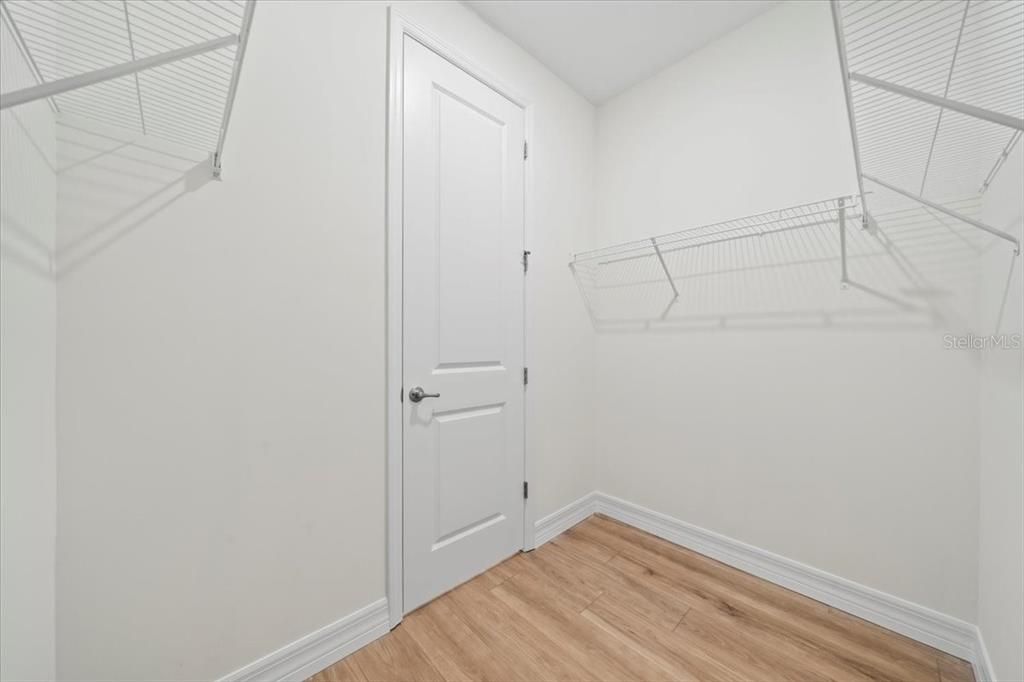 For Rent: $2,495 (4 beds, 3 baths, 1990 Square Feet)