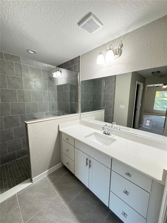 Activo con contrato: $274,500 (3 camas, 2 baños, 1557 Pies cuadrados)