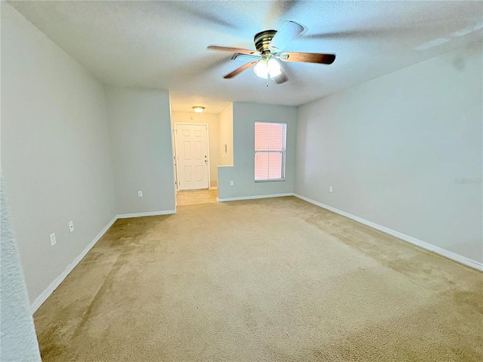 出租: $1,595 (2 贝兹, 2 浴室, 1254 平方英尺)