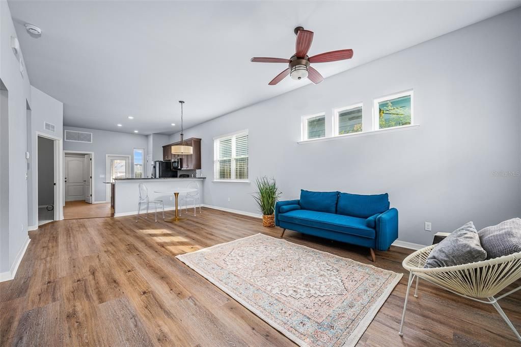 For Sale: $315,000 (2 beds, 2 baths, 1256 Square Feet)