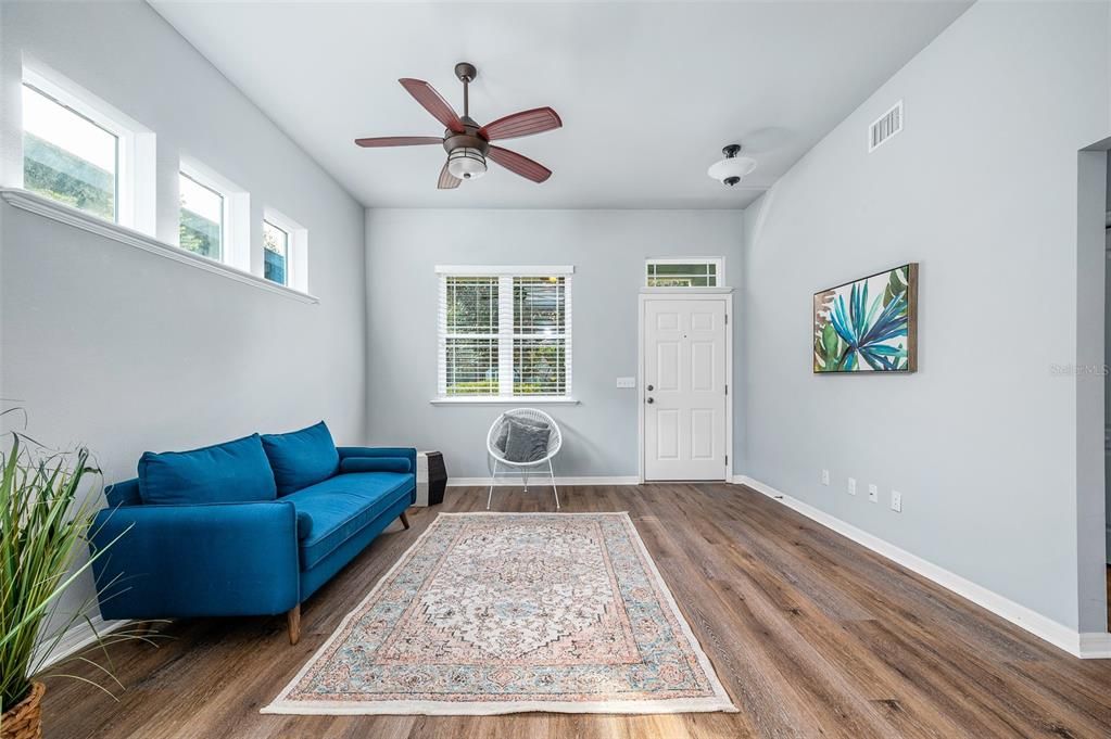 For Sale: $315,000 (2 beds, 2 baths, 1256 Square Feet)