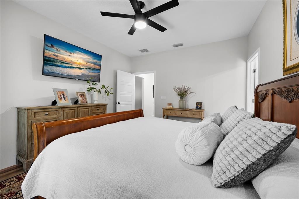 Active With Contract: $465,000 (3 beds, 2 baths, 1738 Square Feet)