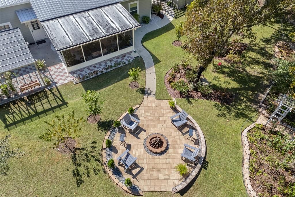 Active With Contract: $465,000 (3 beds, 2 baths, 1738 Square Feet)