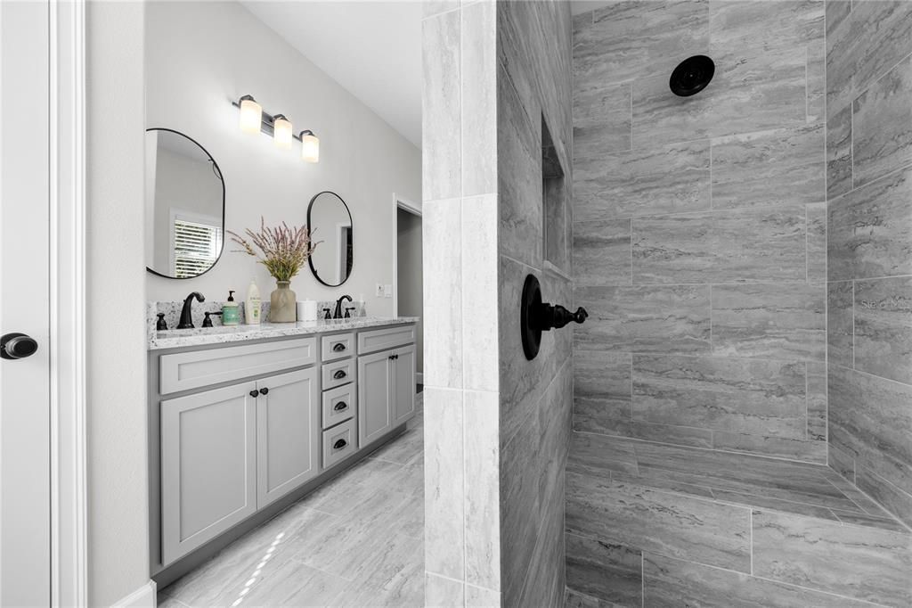 Active With Contract: $465,000 (3 beds, 2 baths, 1738 Square Feet)