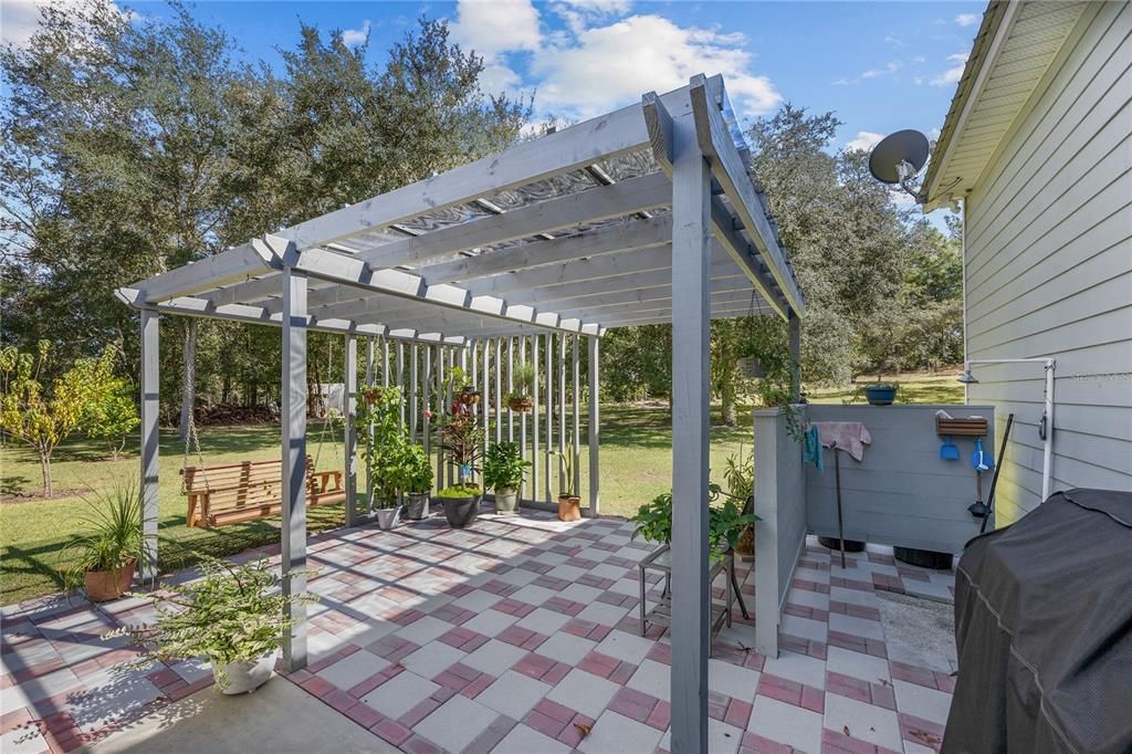 Active With Contract: $465,000 (3 beds, 2 baths, 1738 Square Feet)