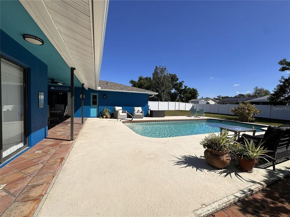 For Sale: $569,000 (3 beds, 2 baths, 1982 Square Feet)