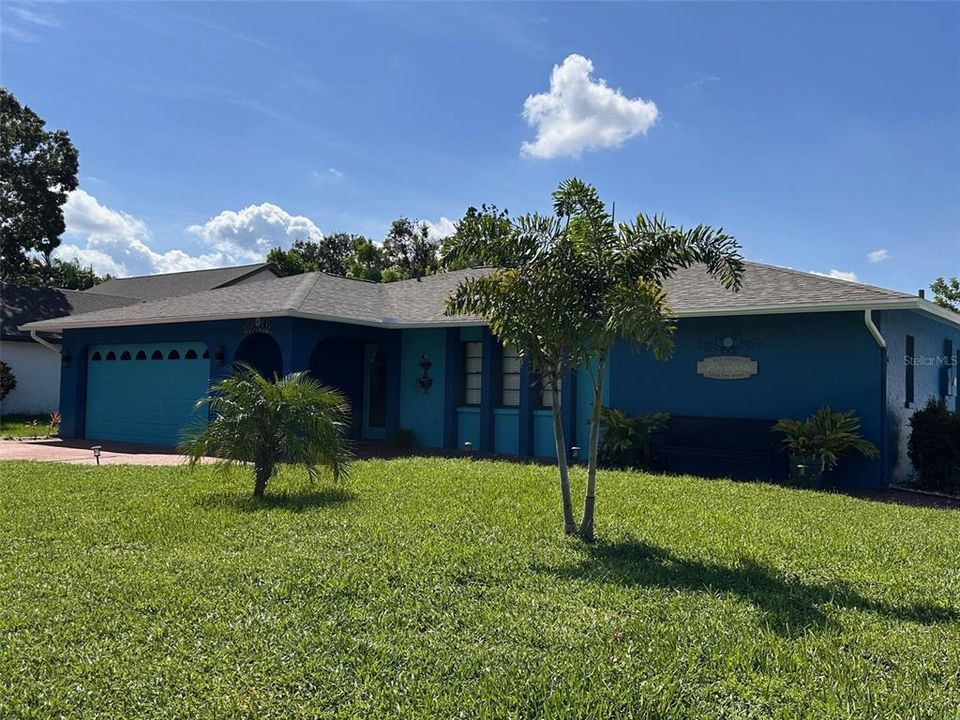 For Sale: $569,000 (3 beds, 2 baths, 1982 Square Feet)