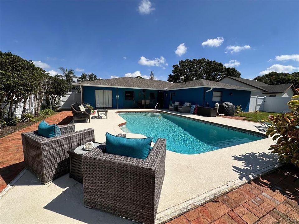 For Sale: $569,000 (3 beds, 2 baths, 1982 Square Feet)