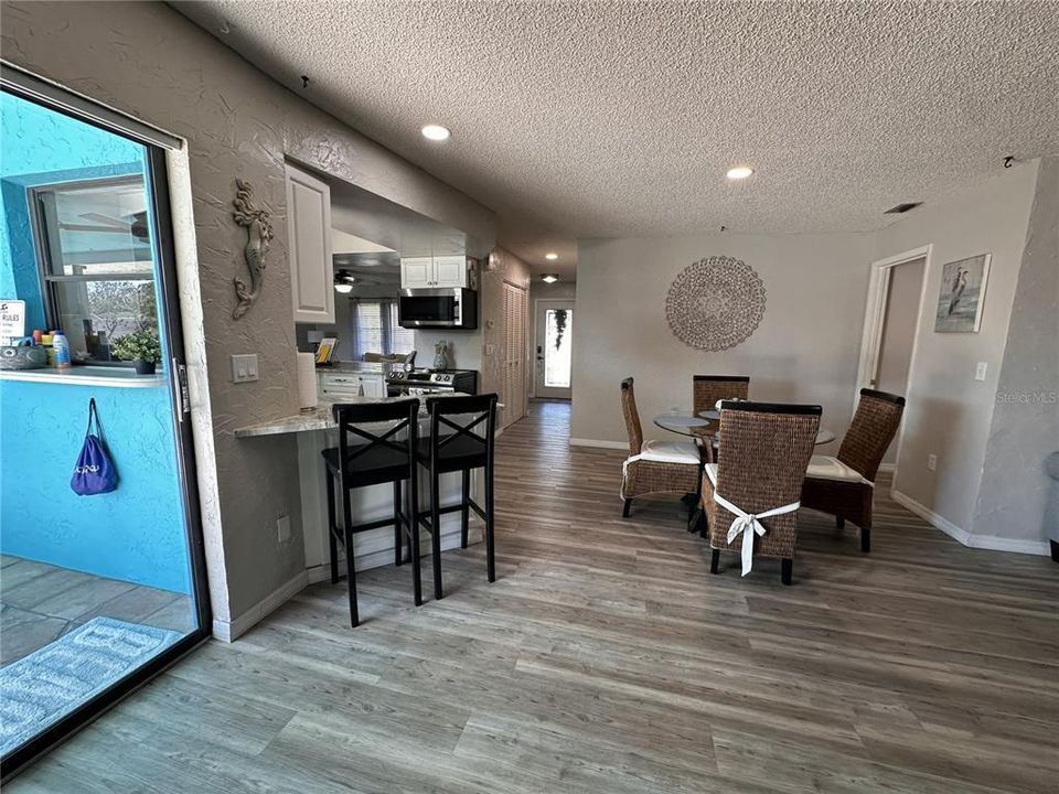 For Sale: $569,000 (3 beds, 2 baths, 1982 Square Feet)