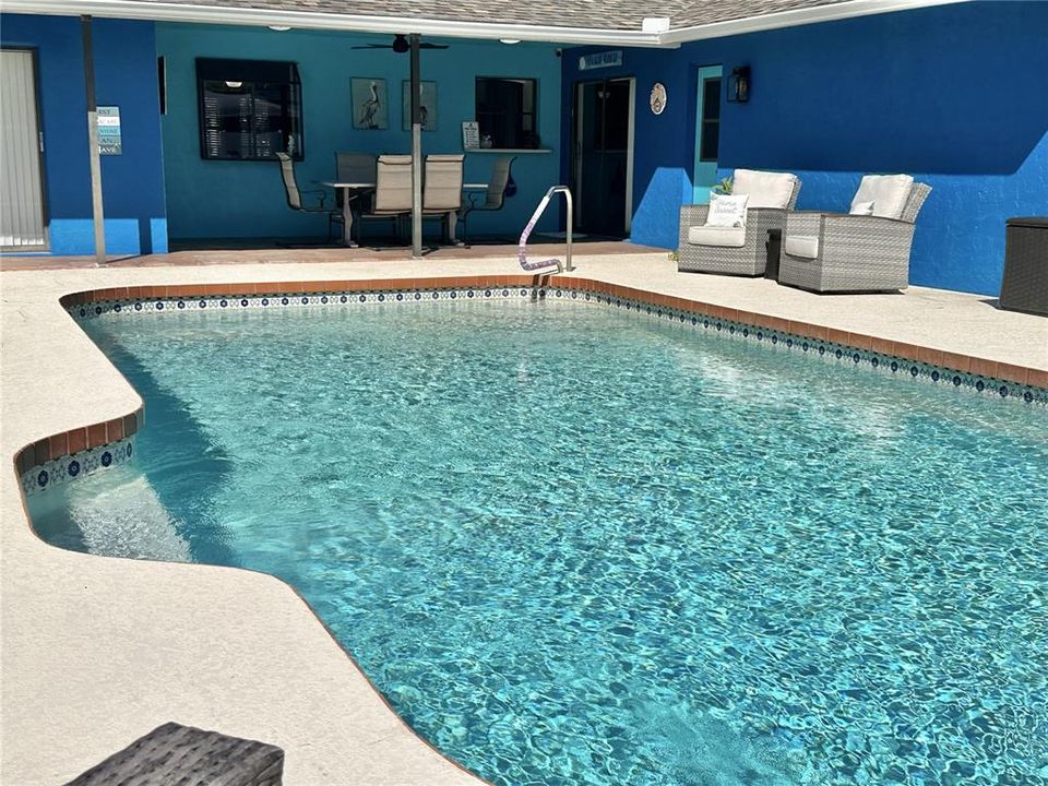 For Sale: $569,000 (3 beds, 2 baths, 1982 Square Feet)