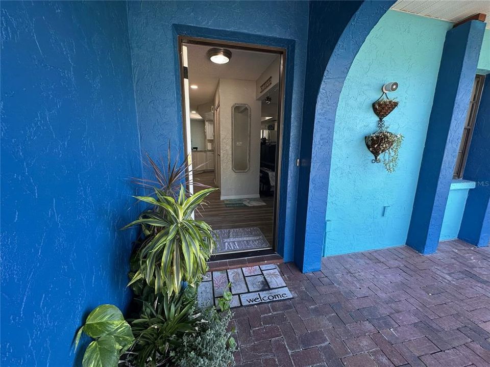 For Sale: $569,000 (3 beds, 2 baths, 1982 Square Feet)