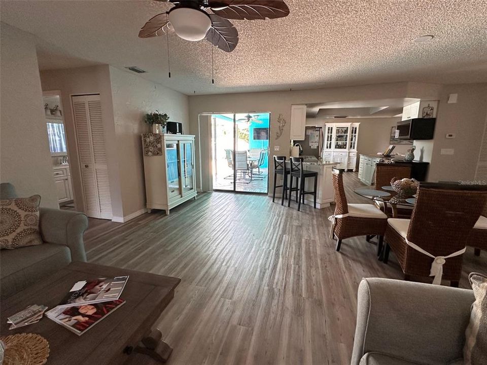 For Sale: $569,000 (3 beds, 2 baths, 1982 Square Feet)