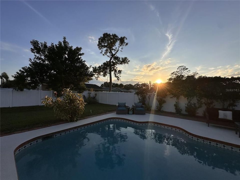 For Sale: $569,000 (3 beds, 2 baths, 1982 Square Feet)