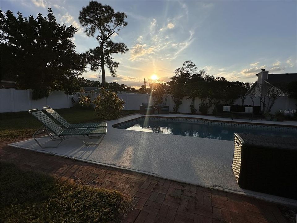 For Sale: $569,000 (3 beds, 2 baths, 1982 Square Feet)