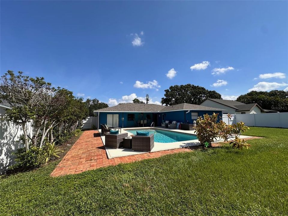 For Sale: $569,000 (3 beds, 2 baths, 1982 Square Feet)