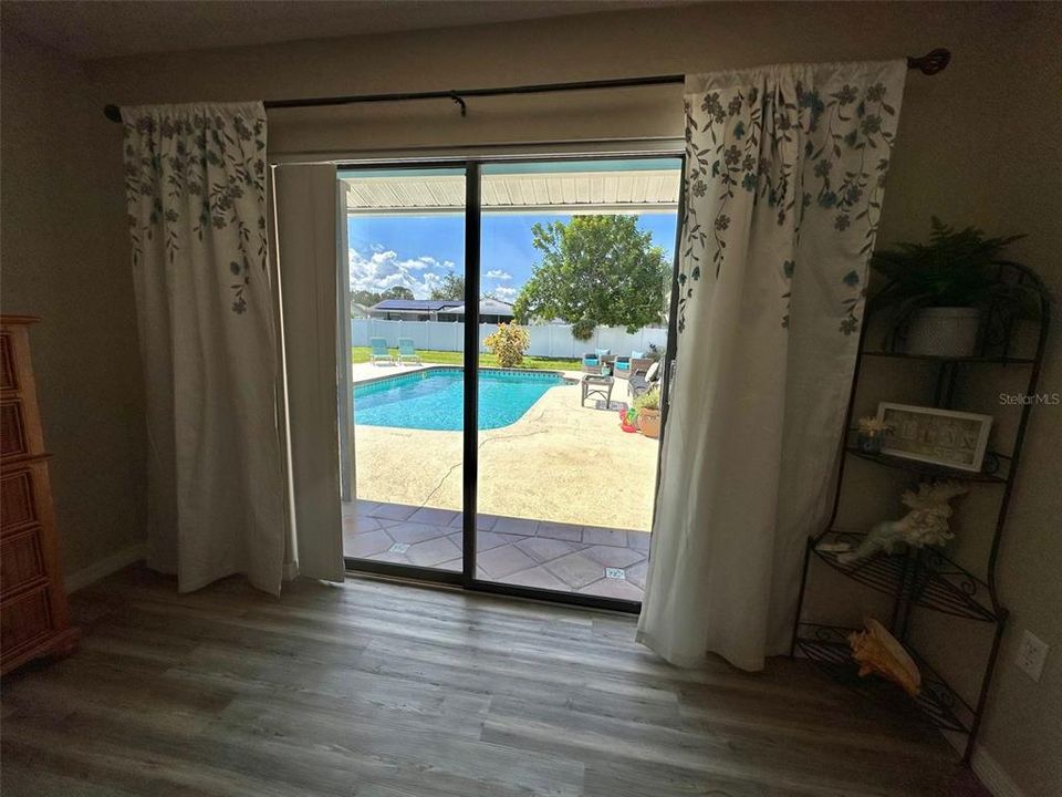 For Sale: $569,000 (3 beds, 2 baths, 1982 Square Feet)