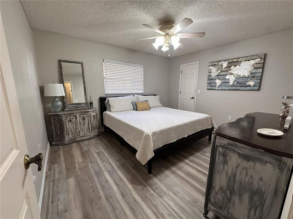 For Sale: $569,000 (3 beds, 2 baths, 1982 Square Feet)