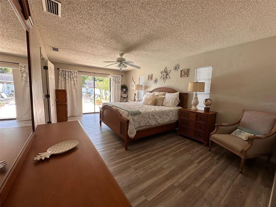 For Sale: $569,000 (3 beds, 2 baths, 1982 Square Feet)