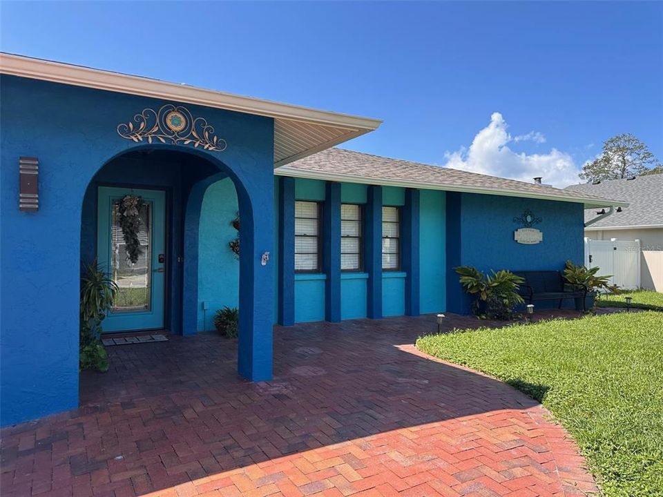 For Sale: $569,000 (3 beds, 2 baths, 1982 Square Feet)