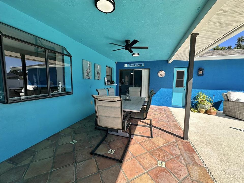 For Sale: $569,000 (3 beds, 2 baths, 1982 Square Feet)