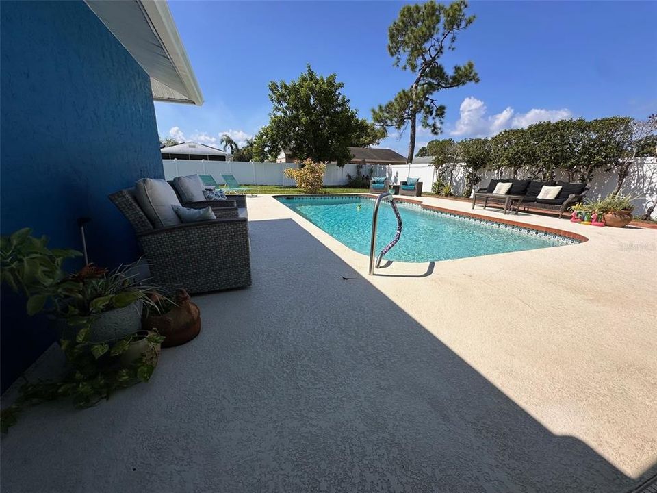 For Sale: $569,000 (3 beds, 2 baths, 1982 Square Feet)