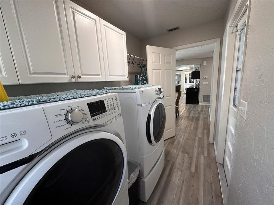 For Sale: $569,000 (3 beds, 2 baths, 1982 Square Feet)