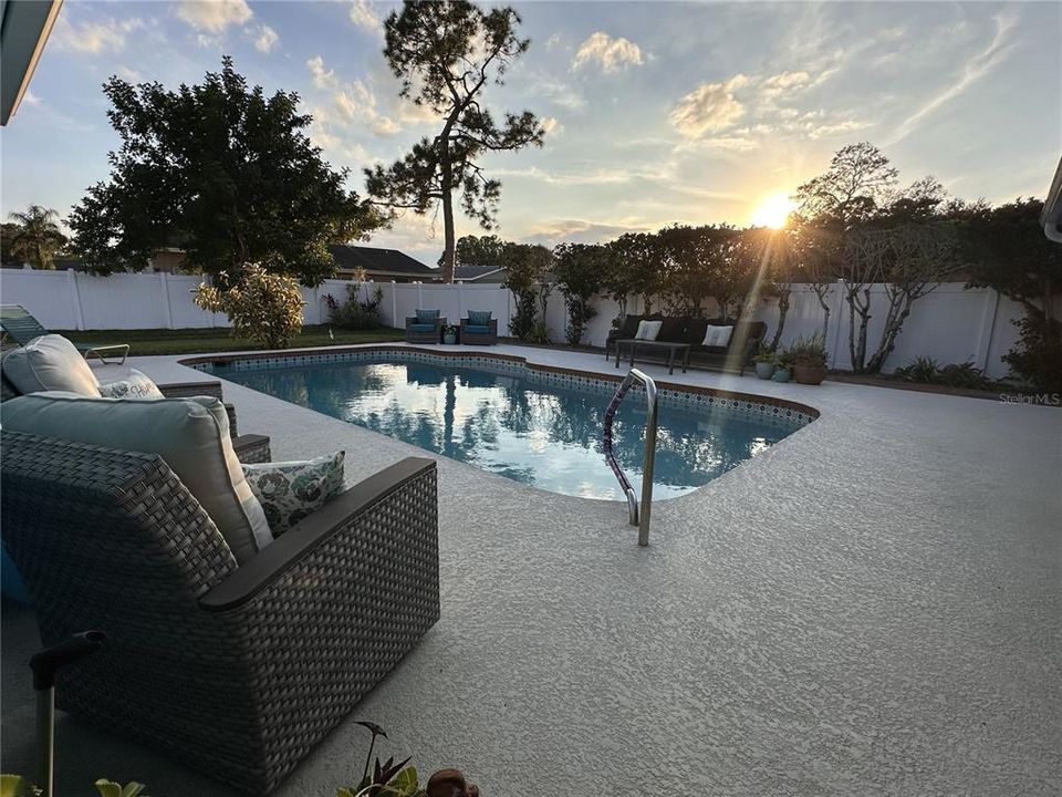 For Sale: $569,000 (3 beds, 2 baths, 1982 Square Feet)