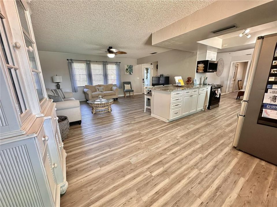 For Sale: $569,000 (3 beds, 2 baths, 1982 Square Feet)