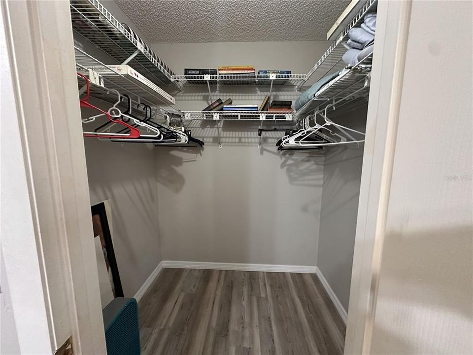 For Sale: $569,000 (3 beds, 2 baths, 1982 Square Feet)