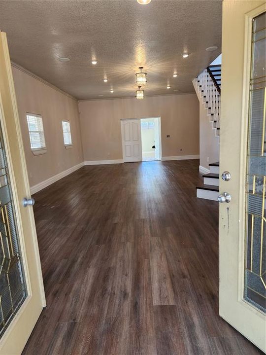 For Sale: $650,000 (5 beds, 3 baths, 2960 Square Feet)