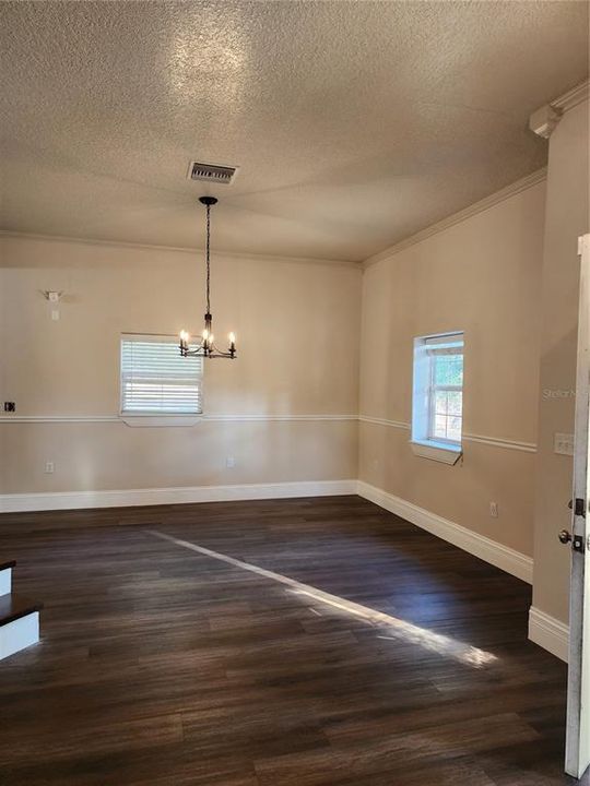 For Sale: $650,000 (5 beds, 3 baths, 2960 Square Feet)