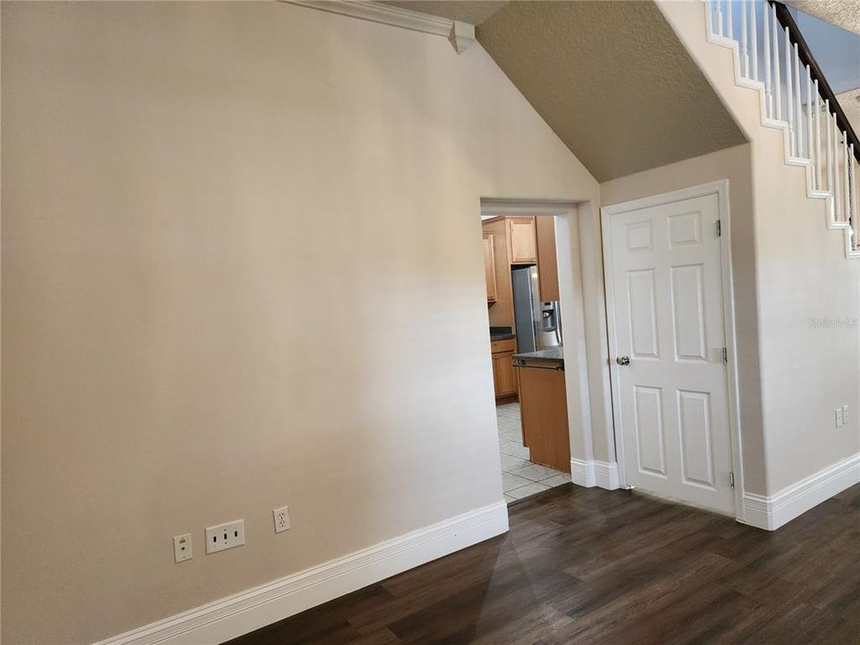 For Sale: $650,000 (5 beds, 3 baths, 2960 Square Feet)