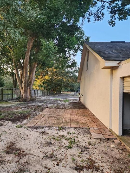 For Sale: $650,000 (5 beds, 3 baths, 2960 Square Feet)