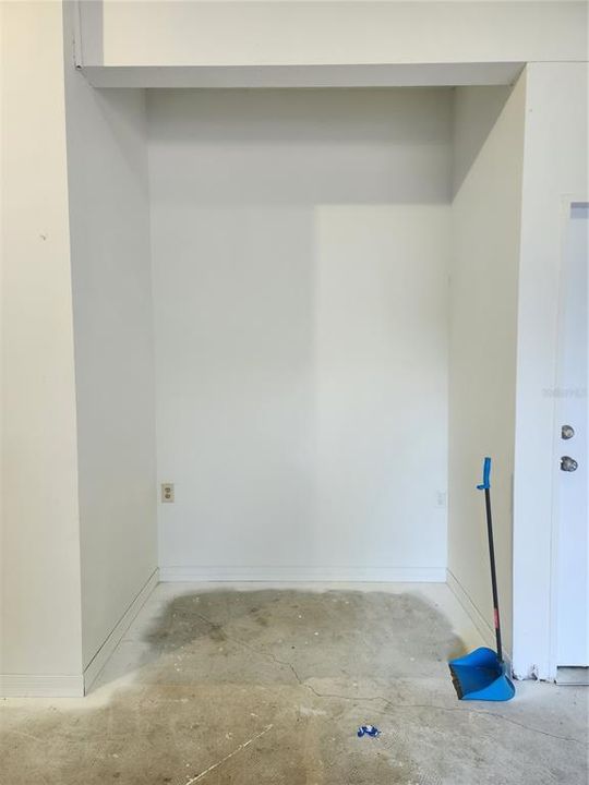 For Sale: $650,000 (5 beds, 3 baths, 2960 Square Feet)