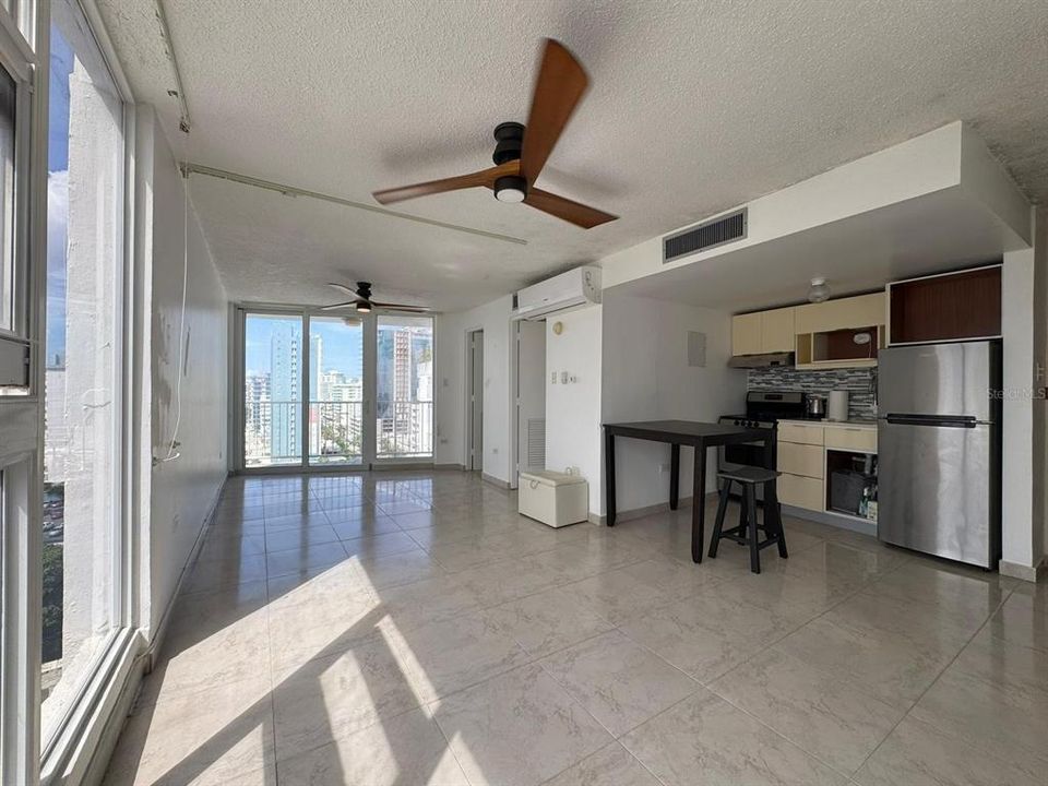 Active With Contract: $350,000 (1 beds, 1 baths, 535 Square Feet)