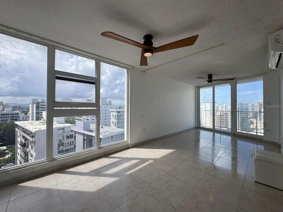 Active With Contract: $350,000 (1 beds, 1 baths, 535 Square Feet)