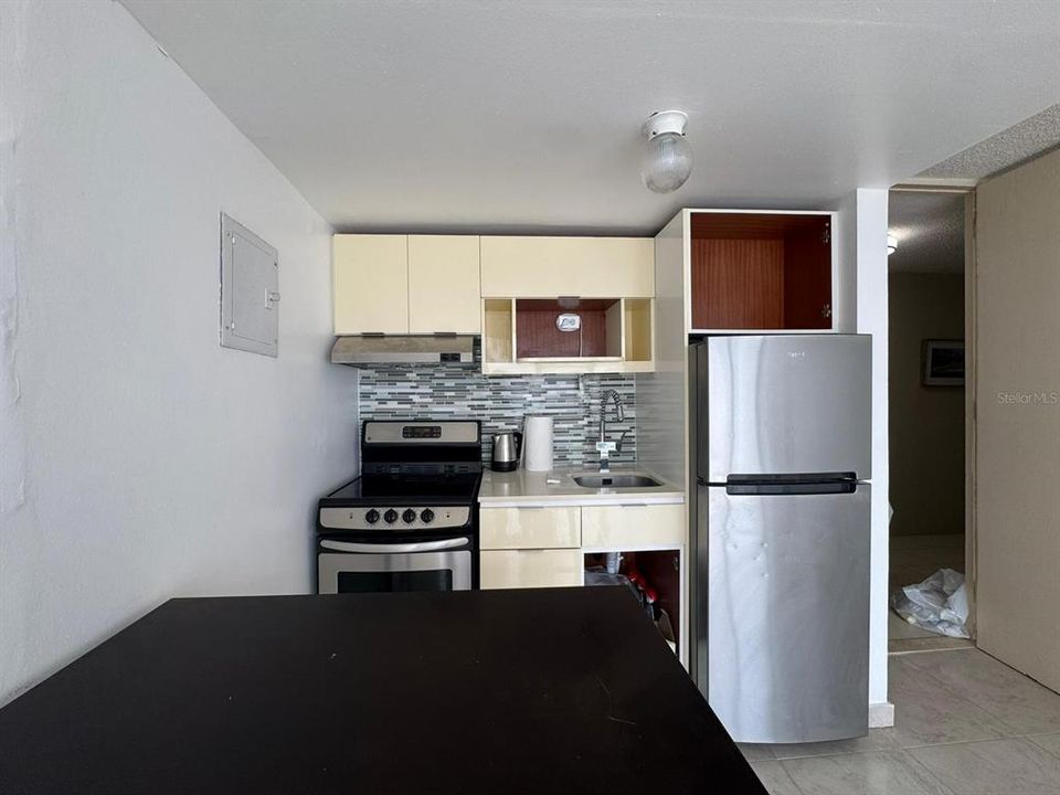 Active With Contract: $350,000 (1 beds, 1 baths, 535 Square Feet)