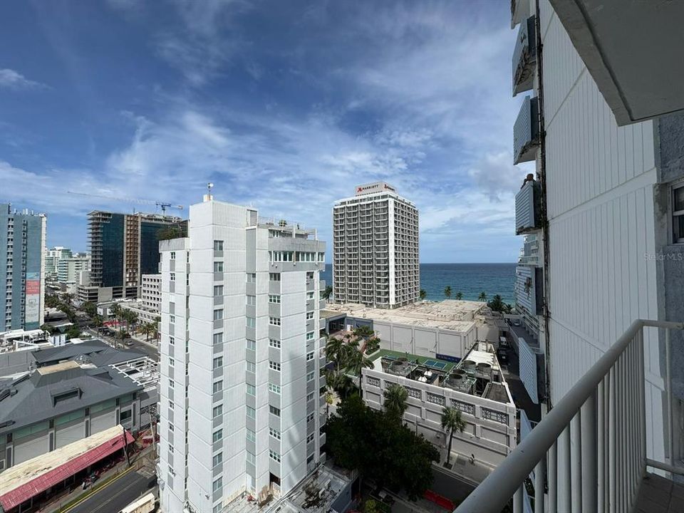 Active With Contract: $350,000 (1 beds, 1 baths, 535 Square Feet)