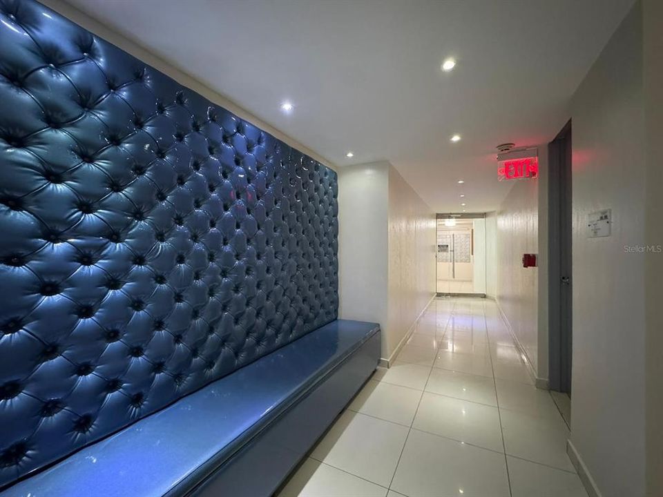 Active With Contract: $350,000 (1 beds, 1 baths, 535 Square Feet)