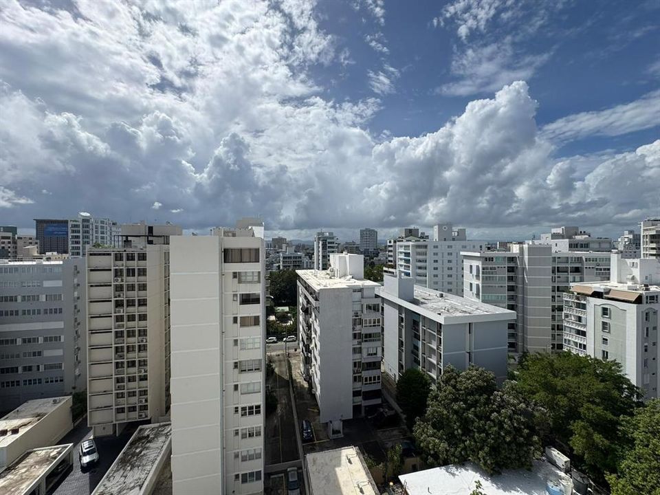 Active With Contract: $350,000 (1 beds, 1 baths, 535 Square Feet)