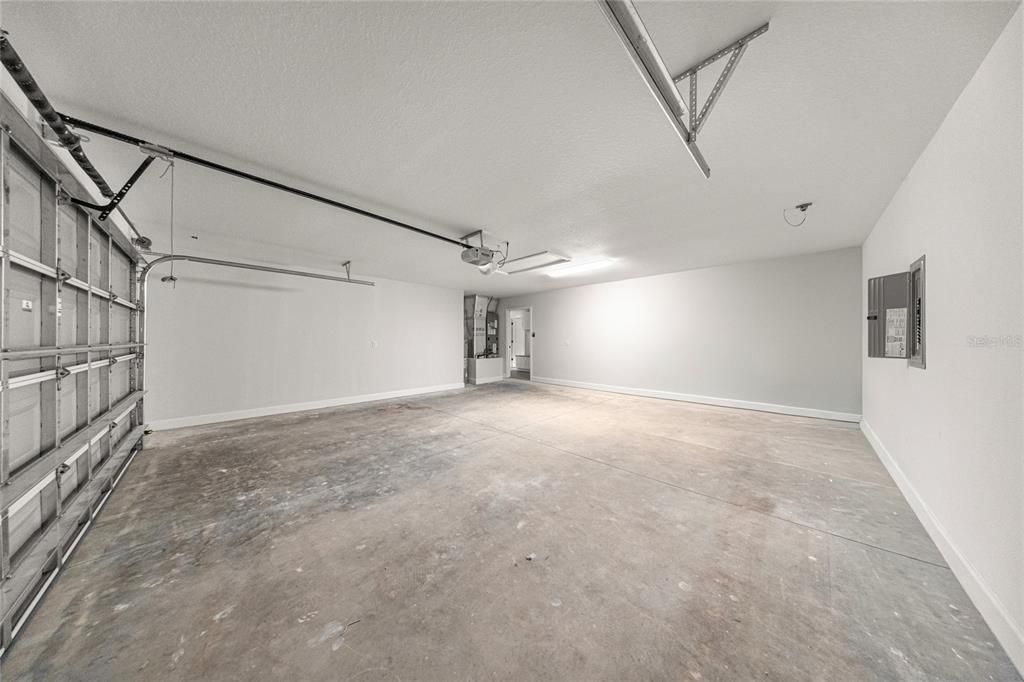 Active With Contract: $339,999 (3 beds, 2 baths, 1572 Square Feet)