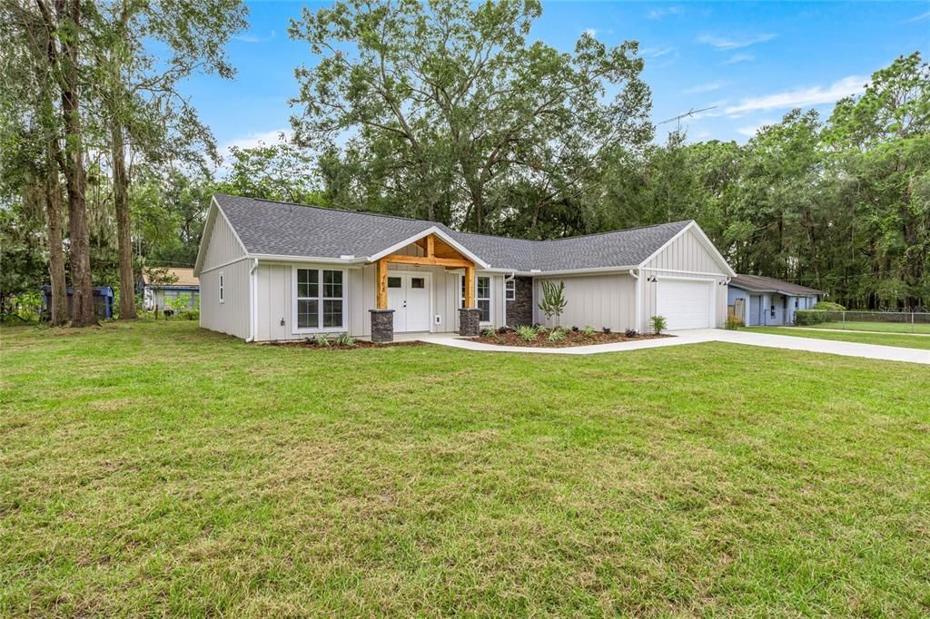 Active With Contract: $339,999 (3 beds, 2 baths, 1572 Square Feet)