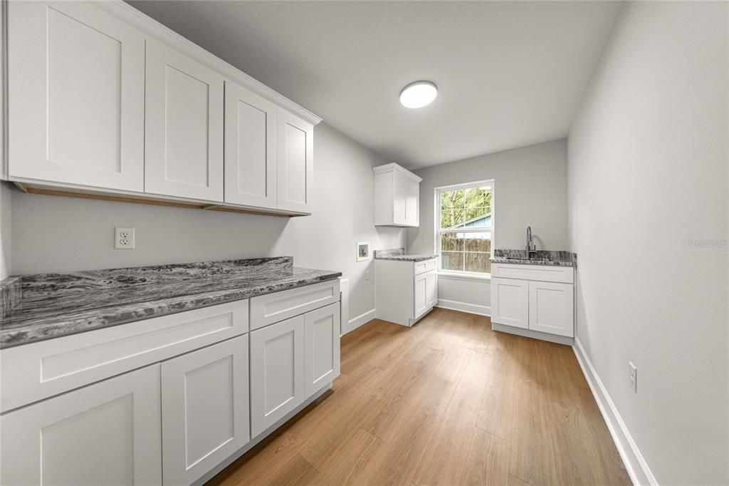 Active With Contract: $339,999 (3 beds, 2 baths, 1572 Square Feet)