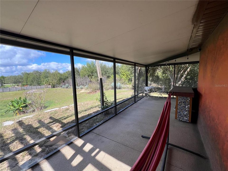 For Rent: $2,200 (3 beds, 2 baths, 1320 Square Feet)