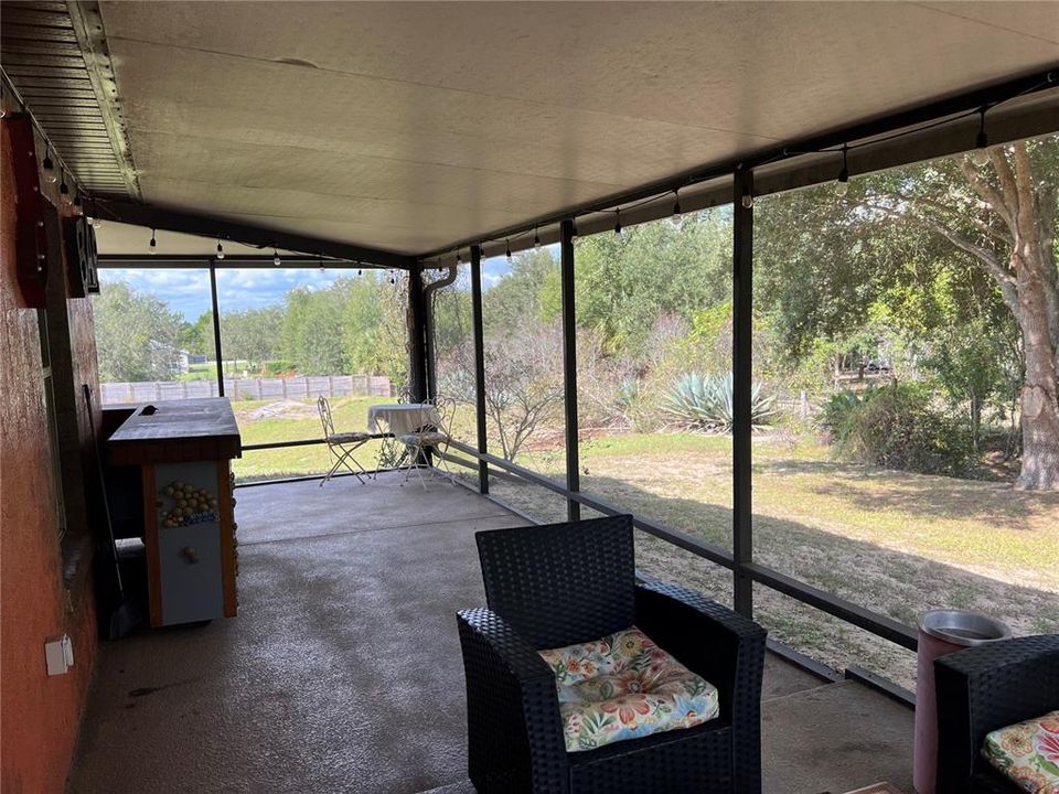 For Rent: $2,200 (3 beds, 2 baths, 1320 Square Feet)