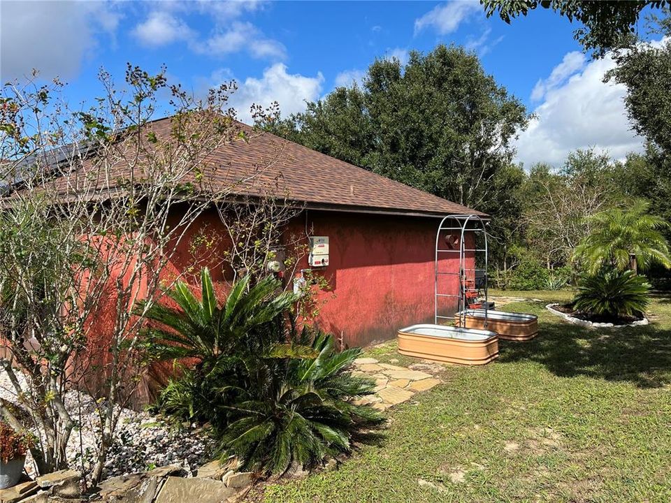 For Rent: $2,200 (3 beds, 2 baths, 1320 Square Feet)