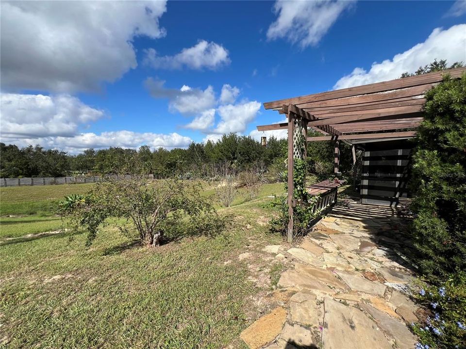 For Rent: $2,200 (3 beds, 2 baths, 1320 Square Feet)